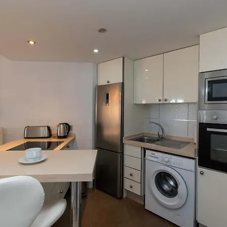 Santa Maria 105 - Two Bed With Sea Views 公寓