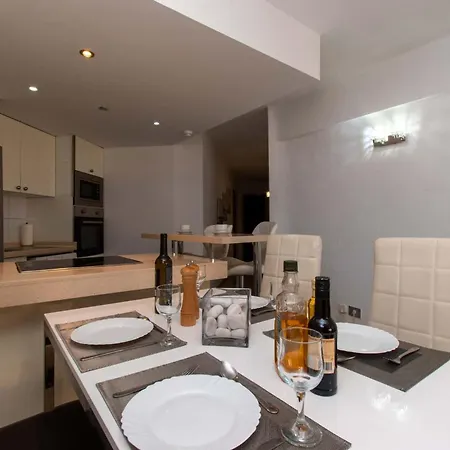 Santa Maria 105 - Two Bed With Sea Views 公寓 阿德耶
