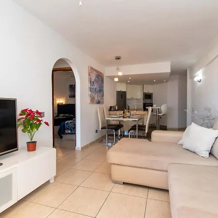 公寓 Santa Maria 105 - Two Bed With Sea Views 阿德耶