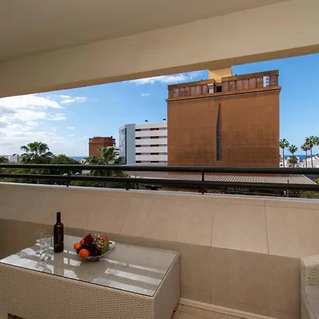 Santa Maria 105 - Two Bed With Sea Views 公寓