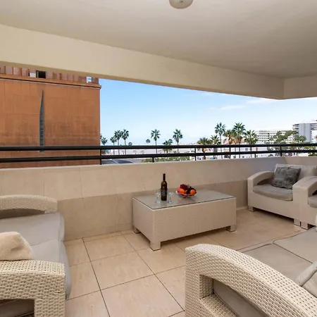Santa Maria 105 - Two Bed With Sea Views Apartment